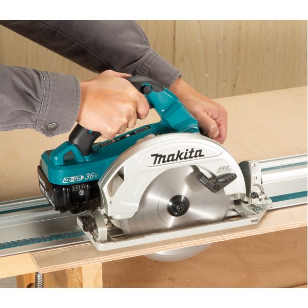 Scie circulaire 36 V  2 x 18 V Li-Ion   BL1850B ø 190 mm Makita DHS782PT2J