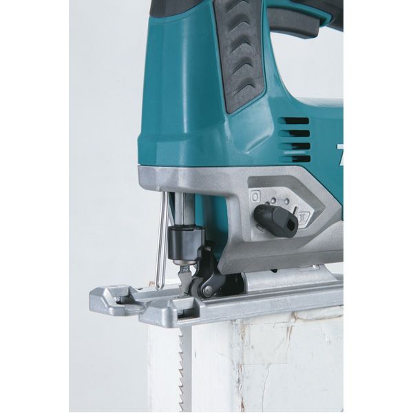 Scie sauteuse 650W MAKITA JV0600J